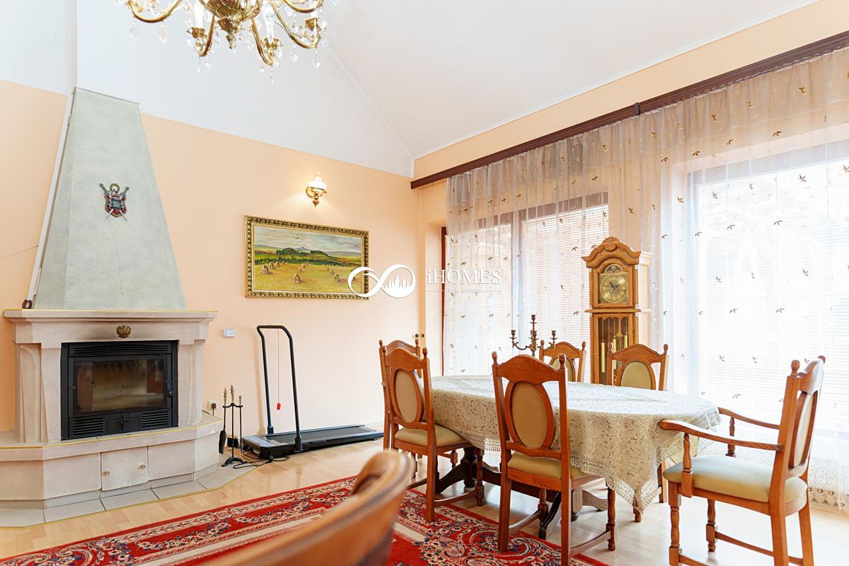 Prodej rodinného domu 226 m², pozemek 263 m²